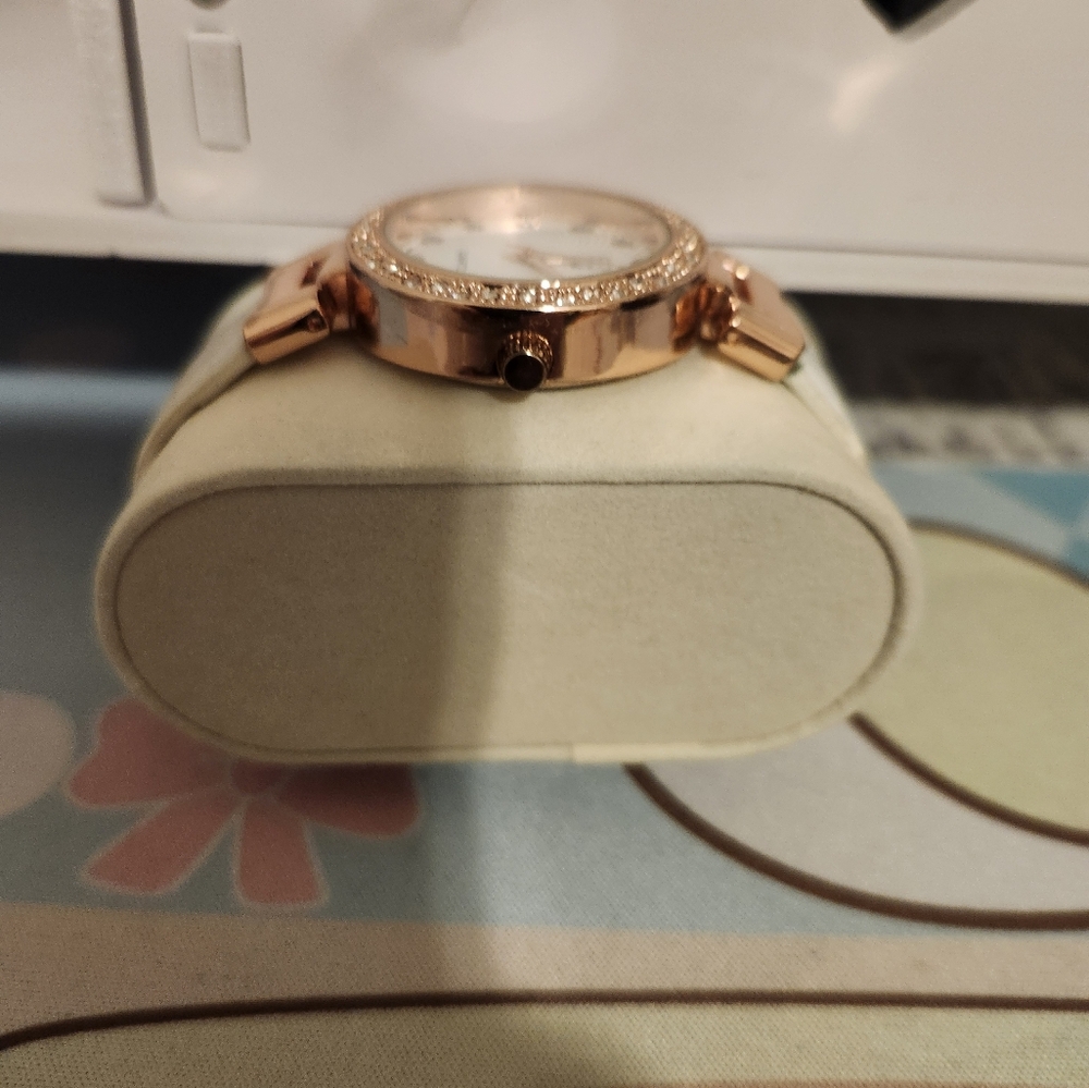 Watch - Picture 2 of 3